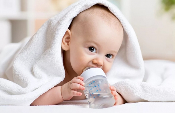 Bebeğinizin İçeceği Su Nasıl Olmalıdır ?
